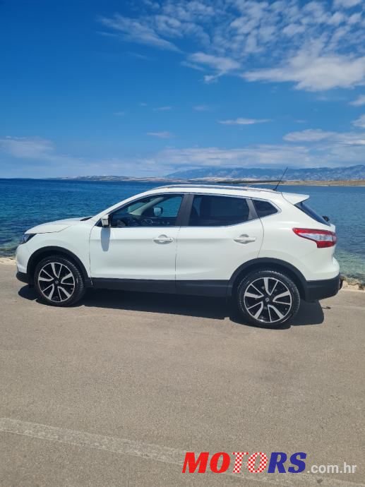 2015' Nissan Qashqai photo #2