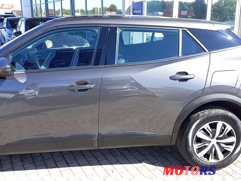 2020' Peugeot 2008 photo #5