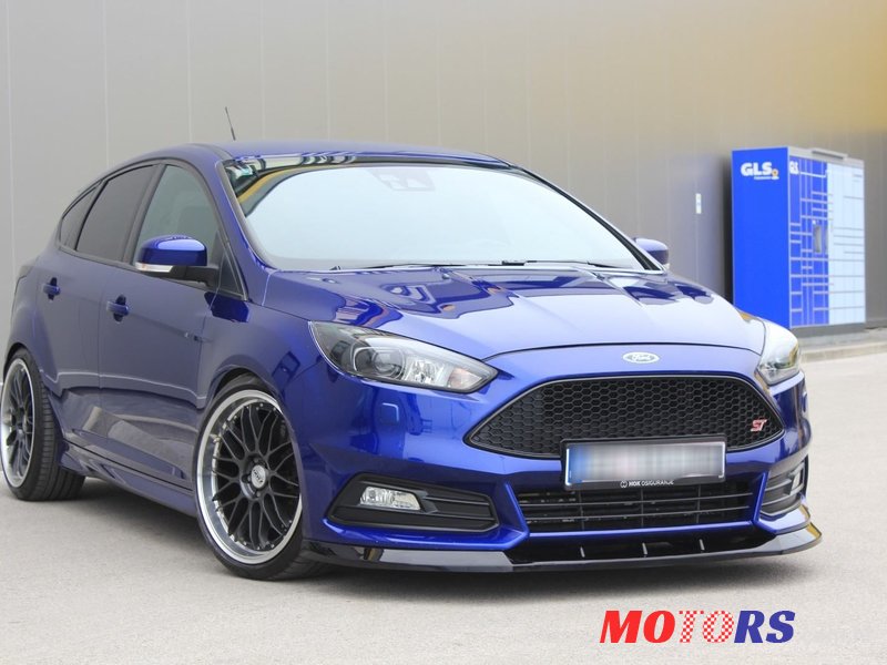 2017' Ford Focus 2,0 photo #1