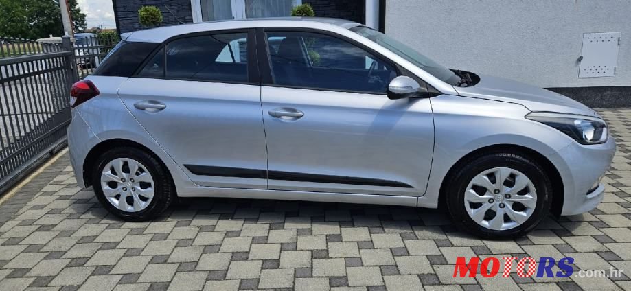 2016' Hyundai i20 1,2 5 photo #6
