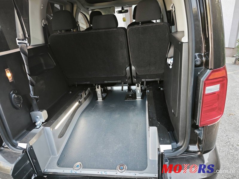 2015' Volkswagen Caddy sa rampom photo #2