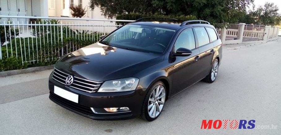2011' Volkswagen Passat Variant 1,6 Tdi photo #1