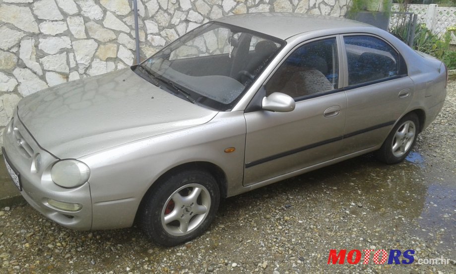 2001' Kia Shuma photo #1