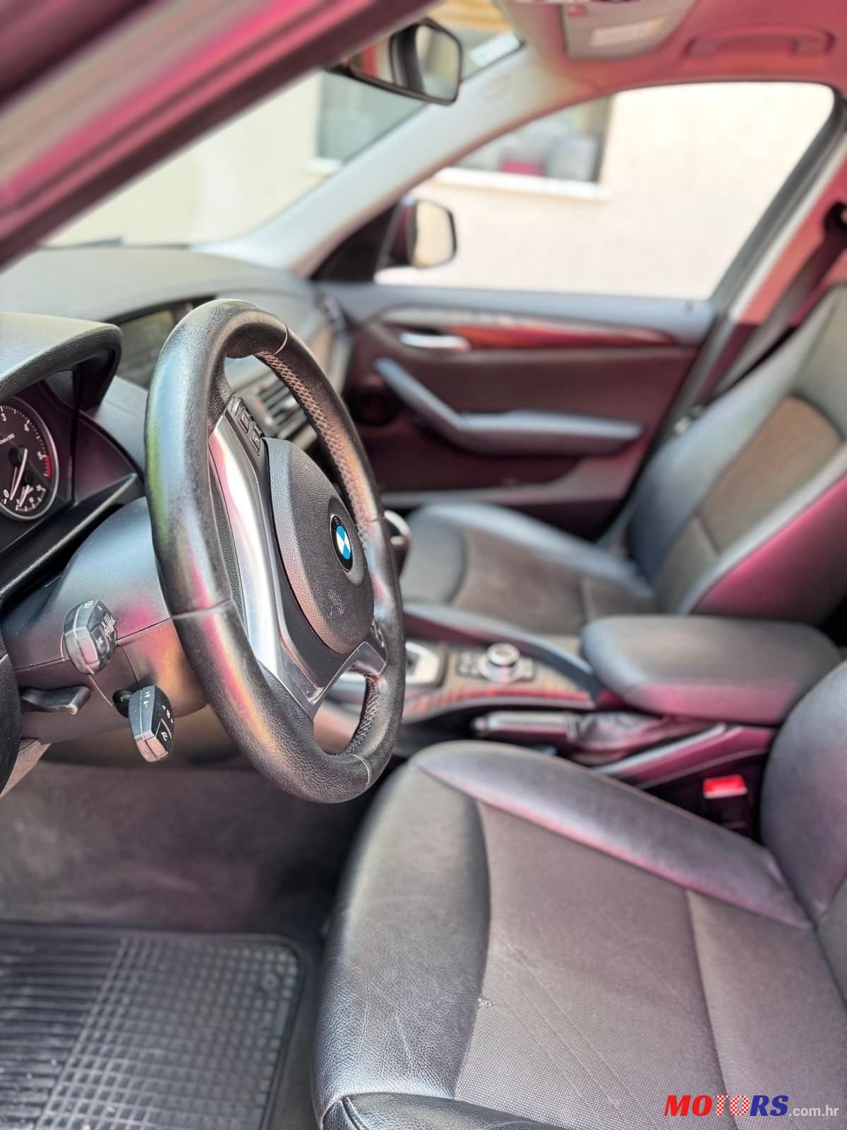 2014' BMW X1 Sdrive18D photo #4