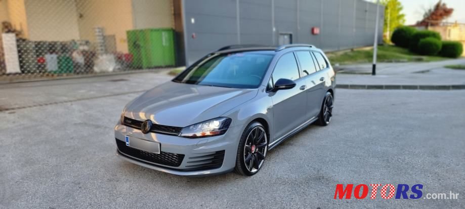 2017' Volkswagen Golf 7 2,0 Gtd photo #2