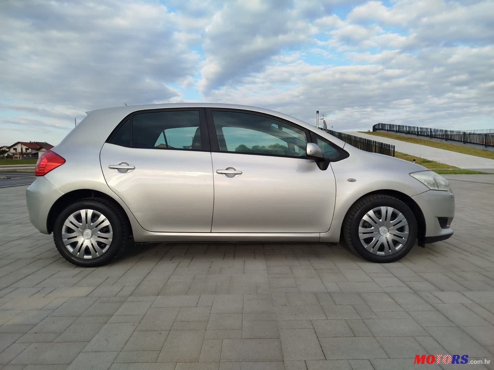 2007' Toyota Auris 2,0 D4-D photo #6