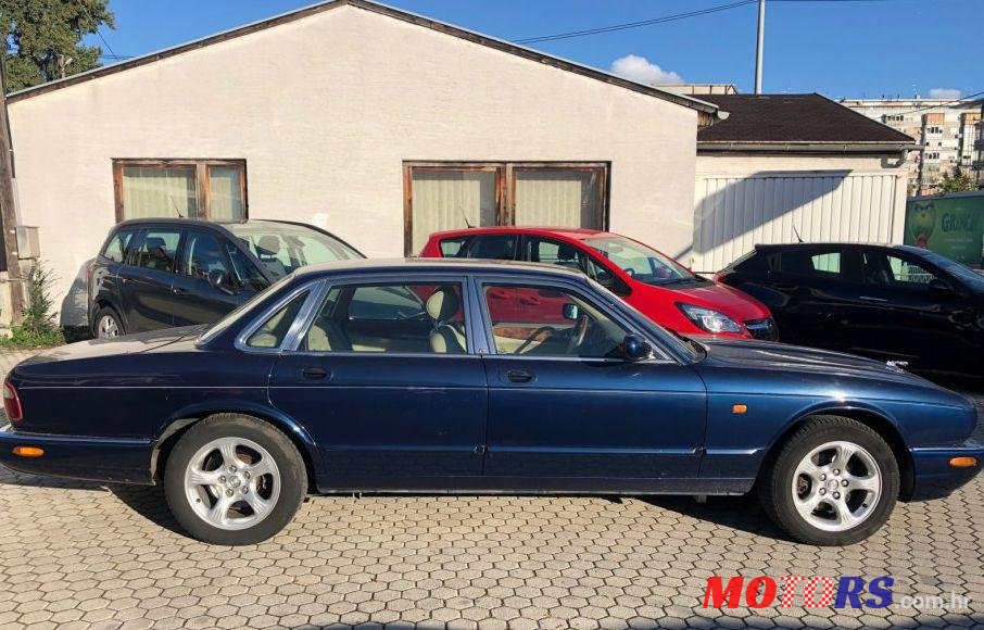 2000' Jaguar XJ Xj8 4,0 photo #1