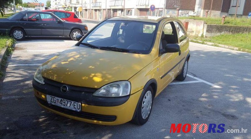 2002' Opel Corsa Club 12V photo #1