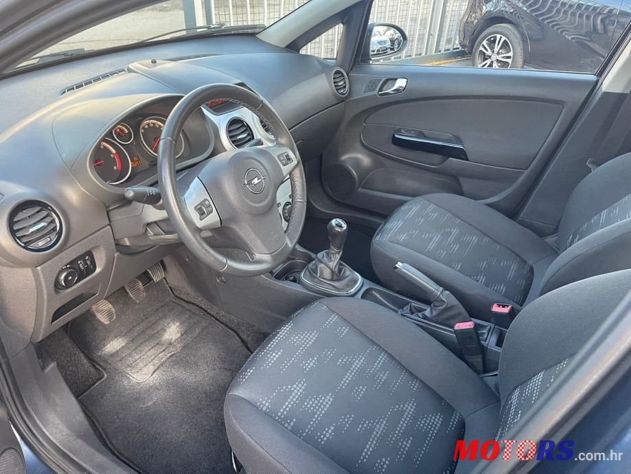 2012' Opel Corsa photo #6