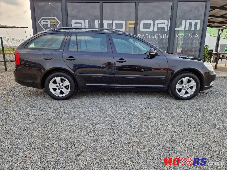 2011' Skoda Octavia Combi photo #5