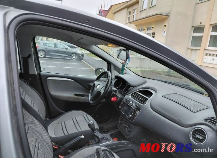 2011' Fiat Punto Evo 1,3 Multijet 16V photo #3