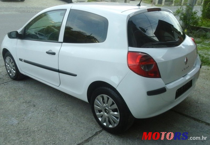 2007' Renault Clio photo #2