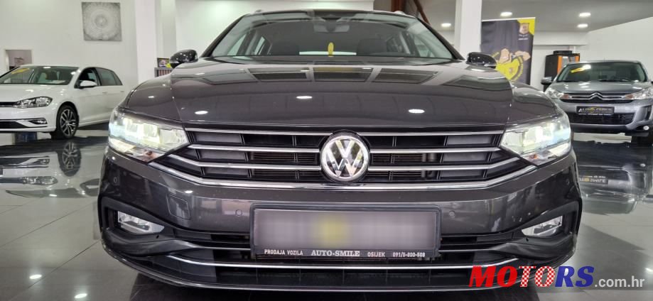 2019' Volkswagen Passat Variant photo #4