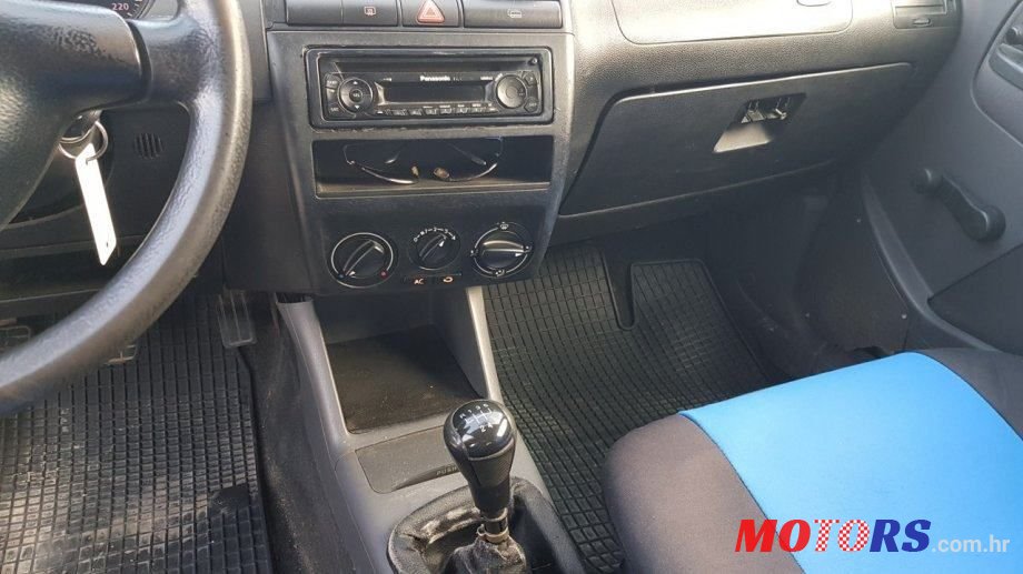 2001' SEAT Ibiza 1,9 Sdi photo #5