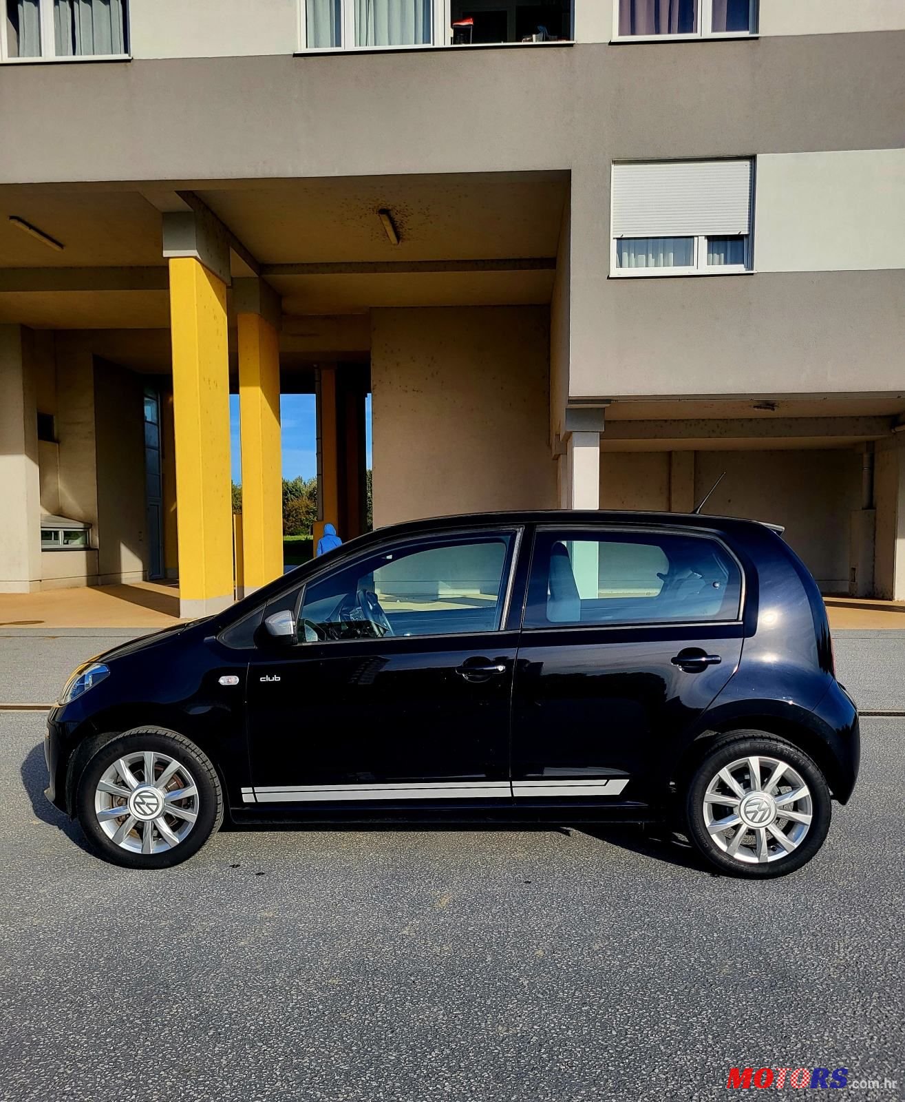 2015' Volkswagen Up! 1,0 Up! photo #6