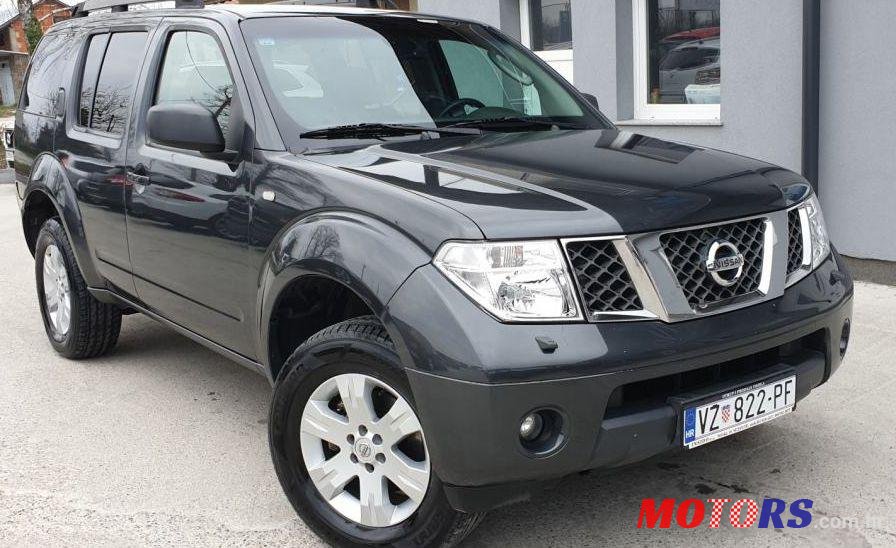 2005' Nissan Pathfinder 2,5 Dci Xe Sv photo #1