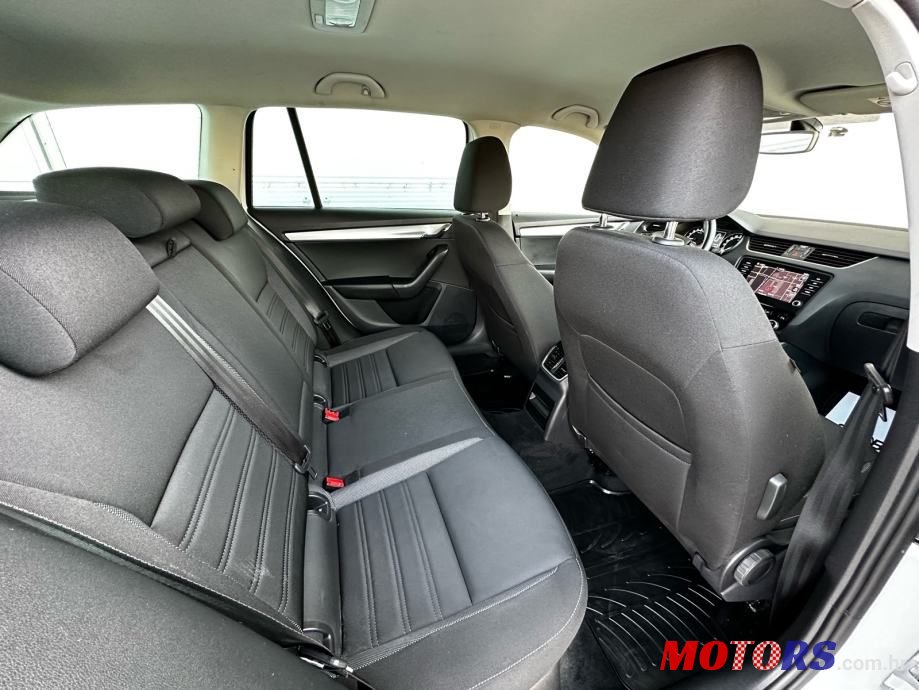 2019' Skoda Octavia Combi photo #4