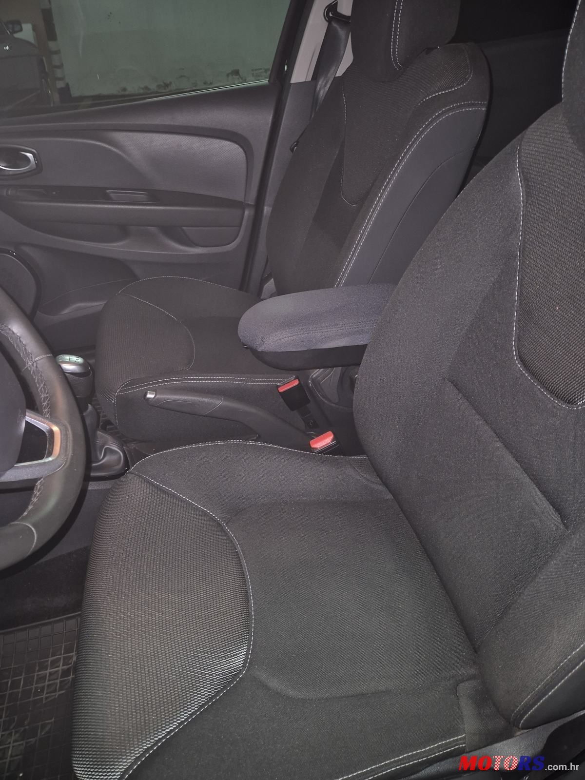 2020' Renault Clio Tce photo #6