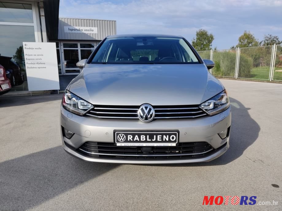 2015' Volkswagen Golf photo #2