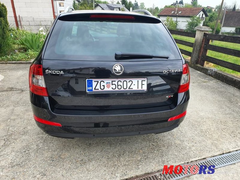 2013' Skoda Octavia Combi photo #2