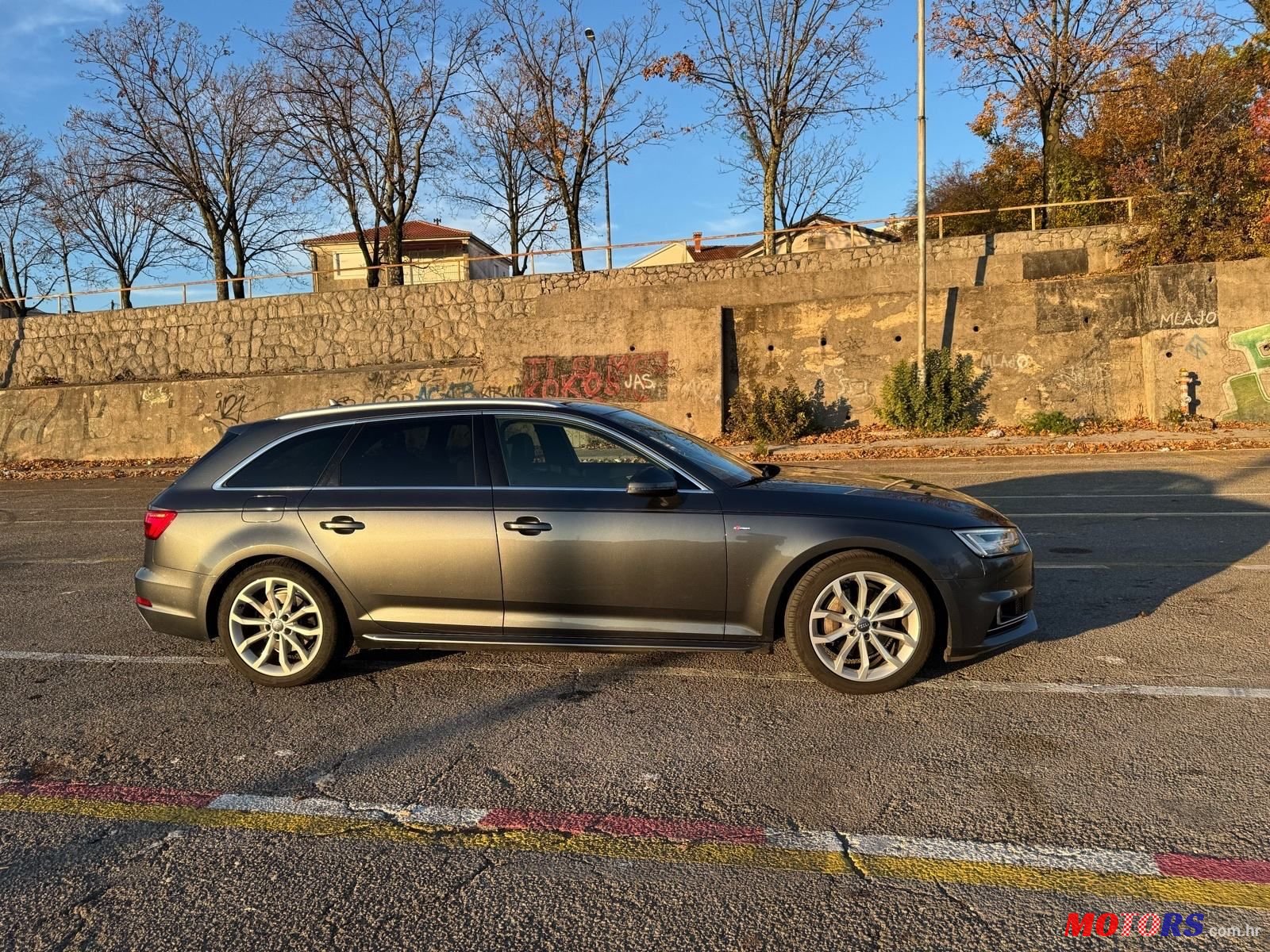 2016' Audi A4 Avant photo #3