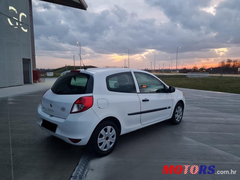 2010' Renault Clio 1,5 Dci photo #4