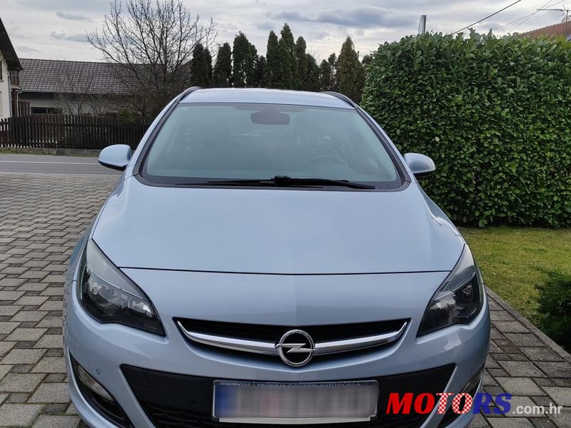 2015' Opel Astra Karavan photo #5