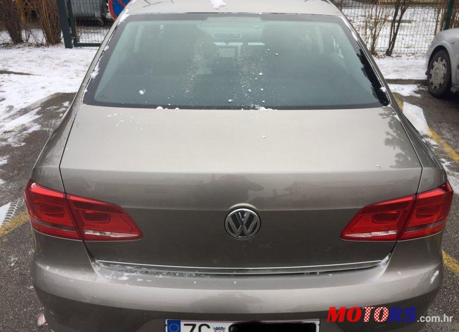 2013' Volkswagen Passat photo #3