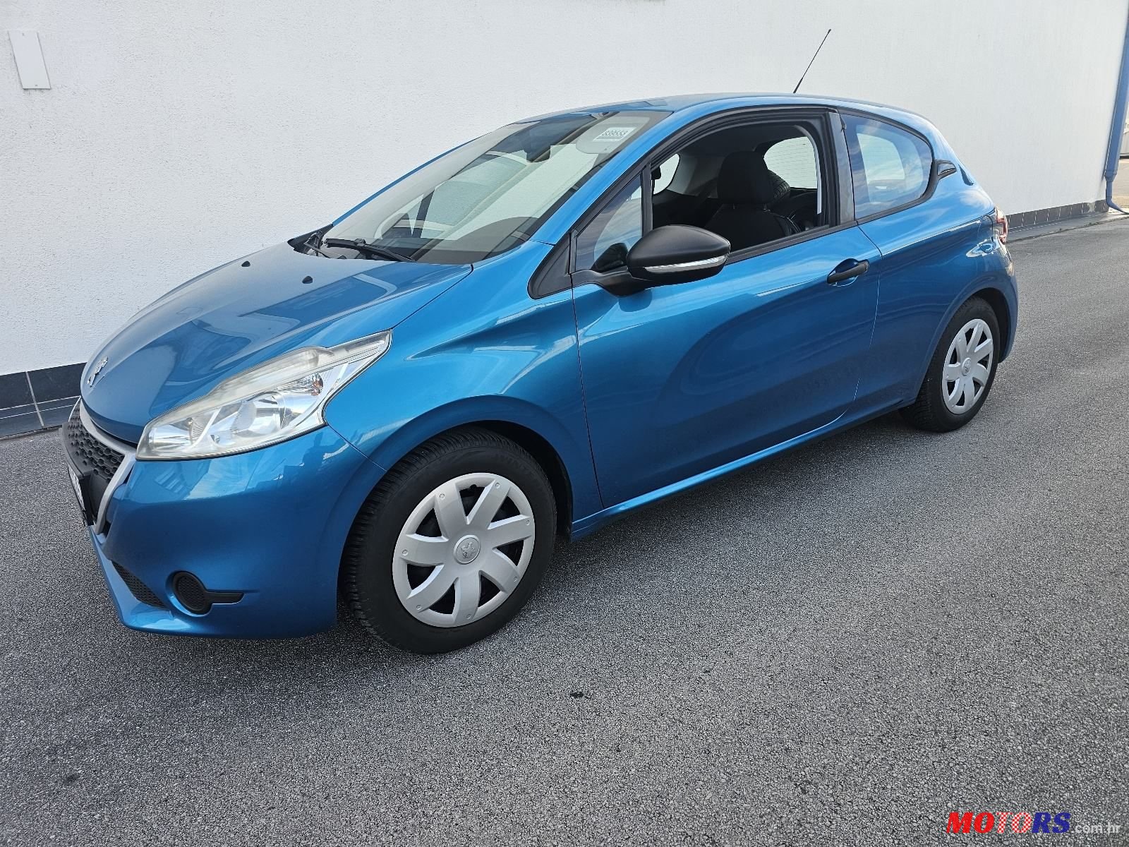 2012' Peugeot 208 1,0 Vti photo #3