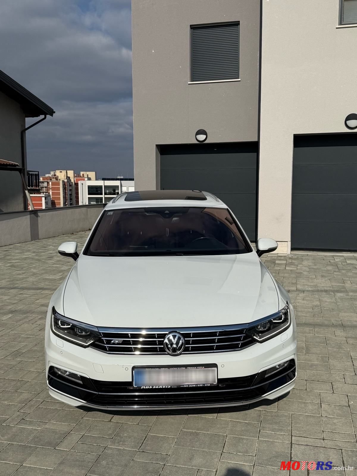 2018' Volkswagen Passat Variant photo #2