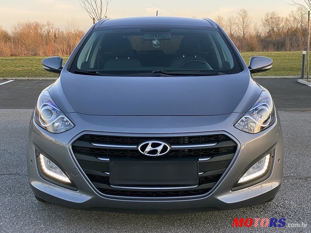 2014' Hyundai i30 Cw 1,6 Crdi photo #2