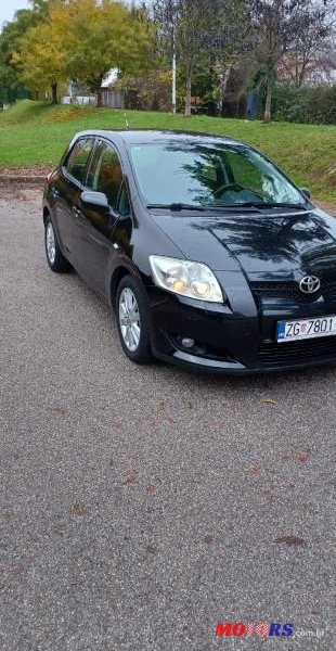 2007' Toyota Auris photo #1