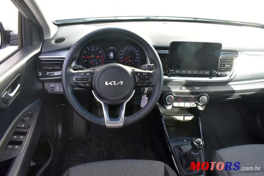 2023' Kia Stonic 1.2 Lx Urban photo #4