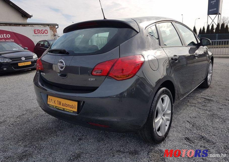 2011' Opel Astra 1,7 Cdti photo #2