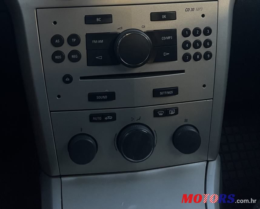 2008' Opel Astra 1,9Cdti photo #5