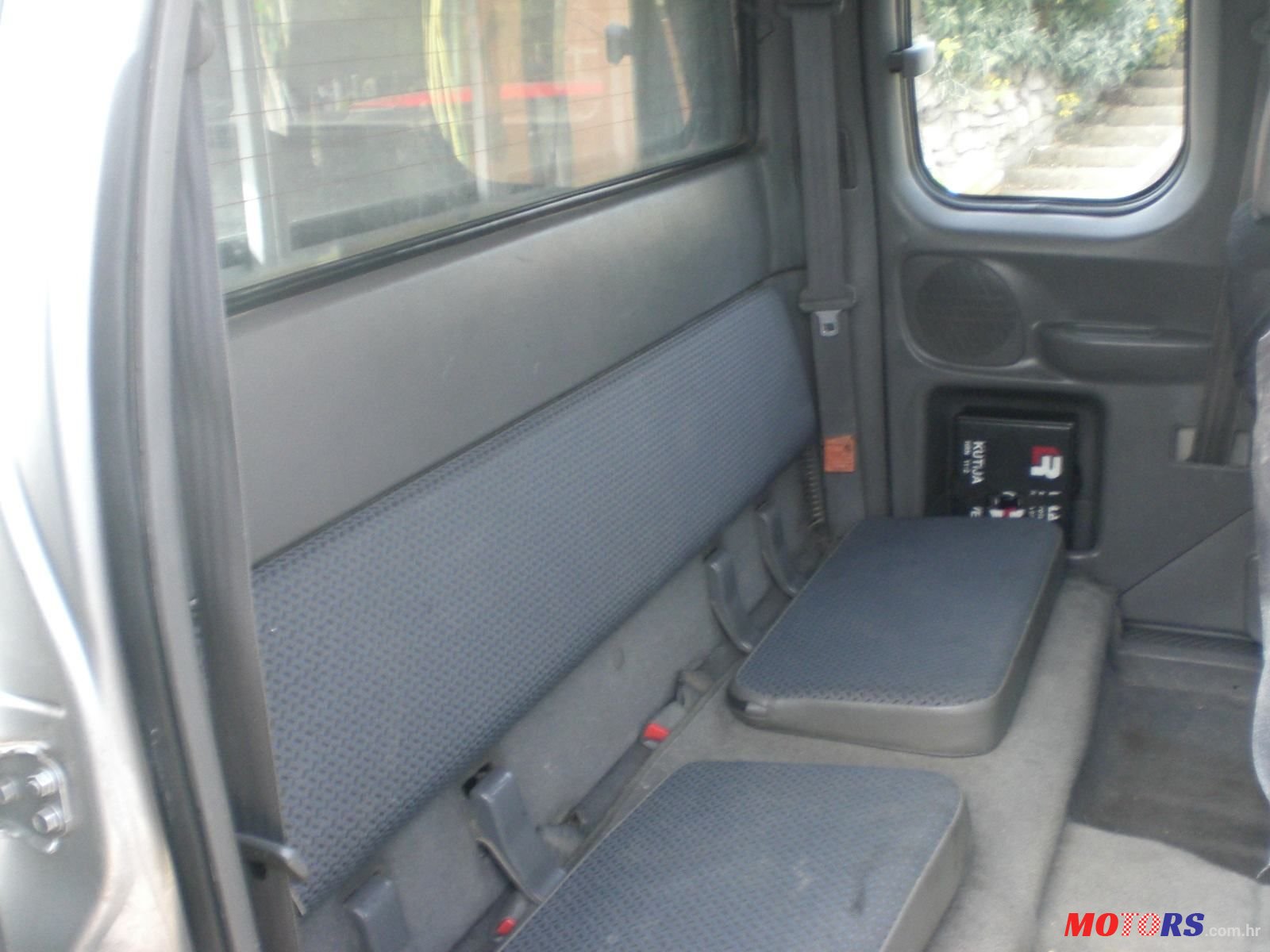 2003' Mazda B-2500 4X4Td photo #4