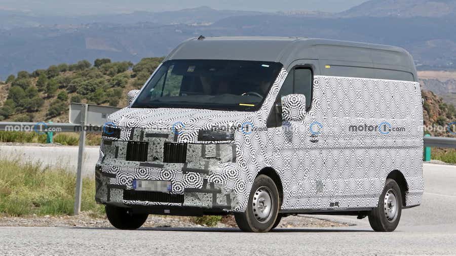 New Renault Master Spied With Less Camouflage And Combustion Engine