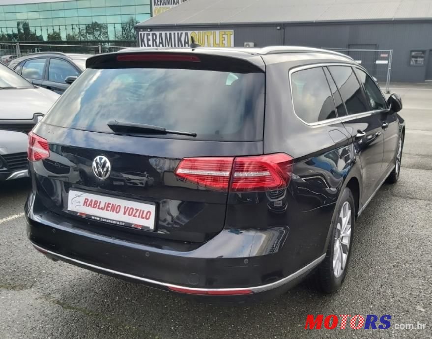 2017' Volkswagen Passat Variant photo #5