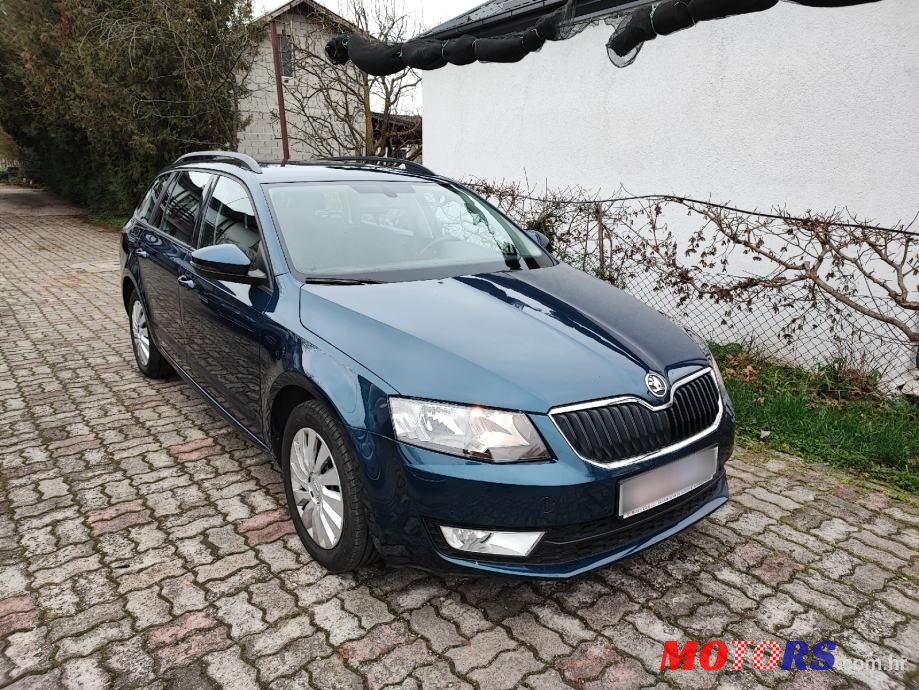 2013' Skoda Octavia Combi photo #2