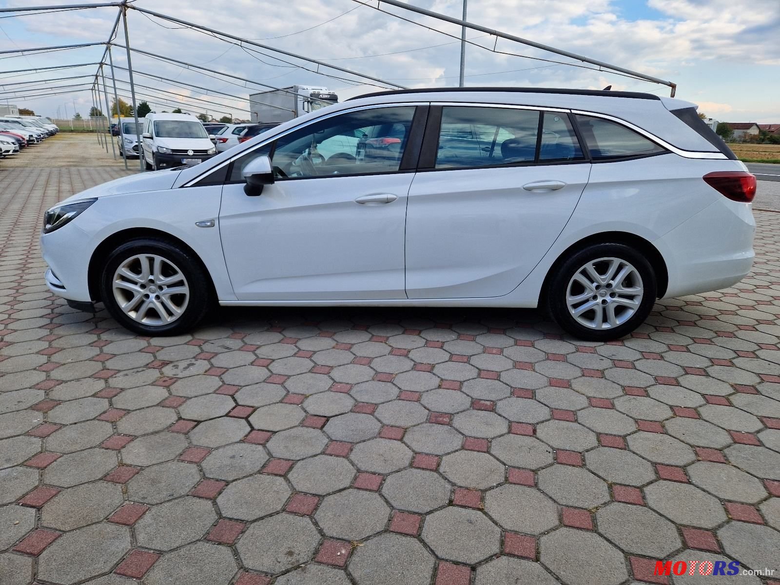 2018' Opel Astra Karavan photo #4