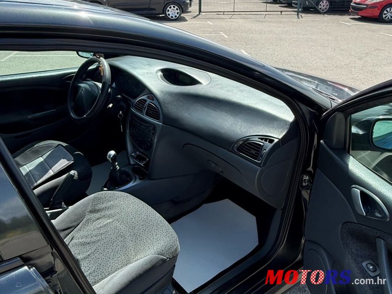 2002' Citroen C5 2,0 Hdi photo #5