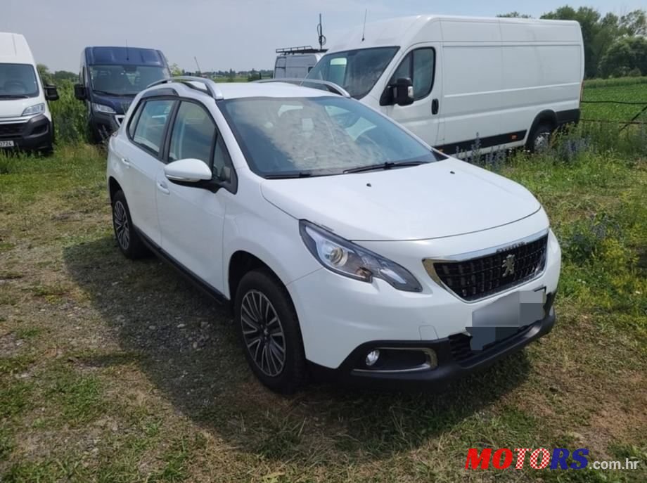 2019' Peugeot 2008 1,5 Bluehdi photo #2