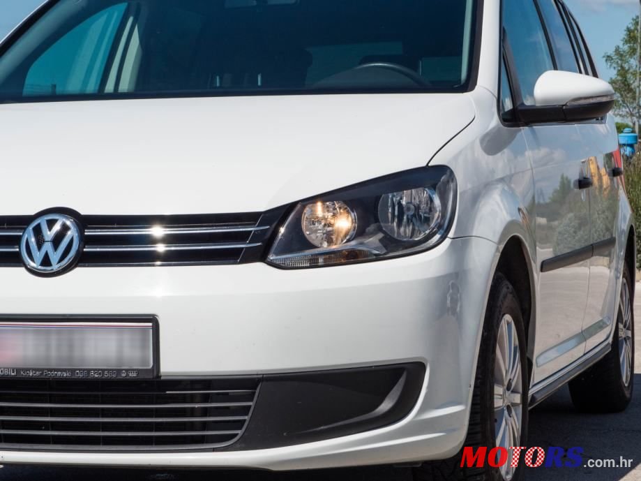 2015' Volkswagen Touran 1,6 Tdi photo #2