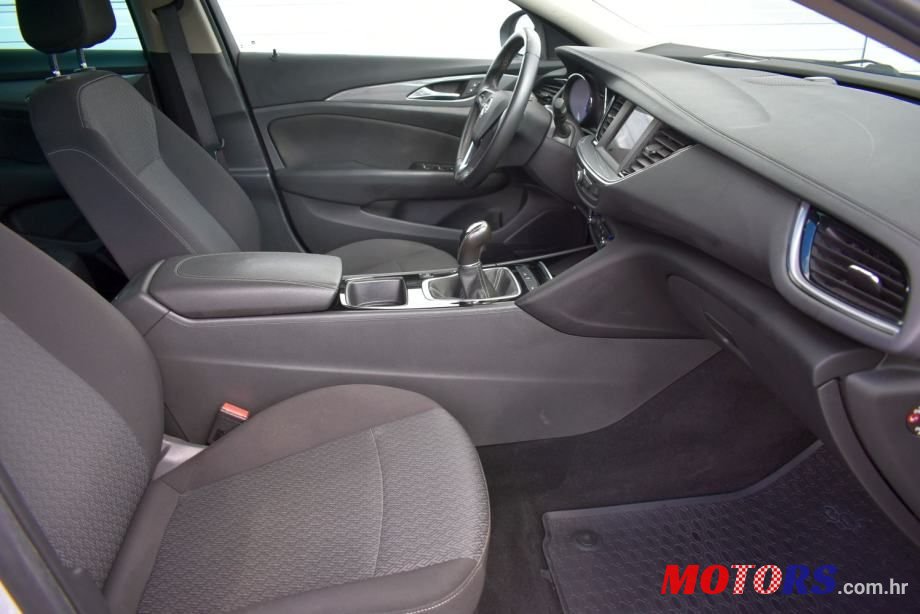 2019' Opel Insignia photo #5
