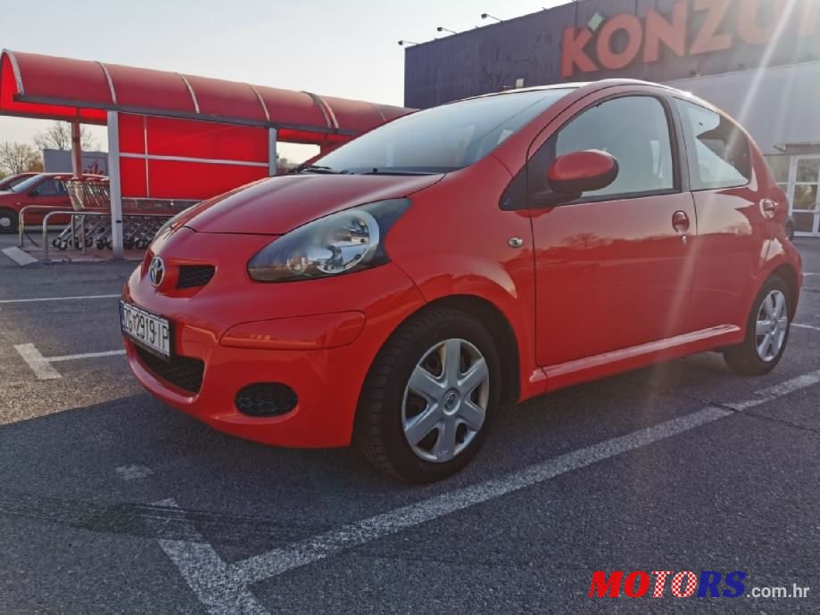 2010' Toyota Aygo photo #3