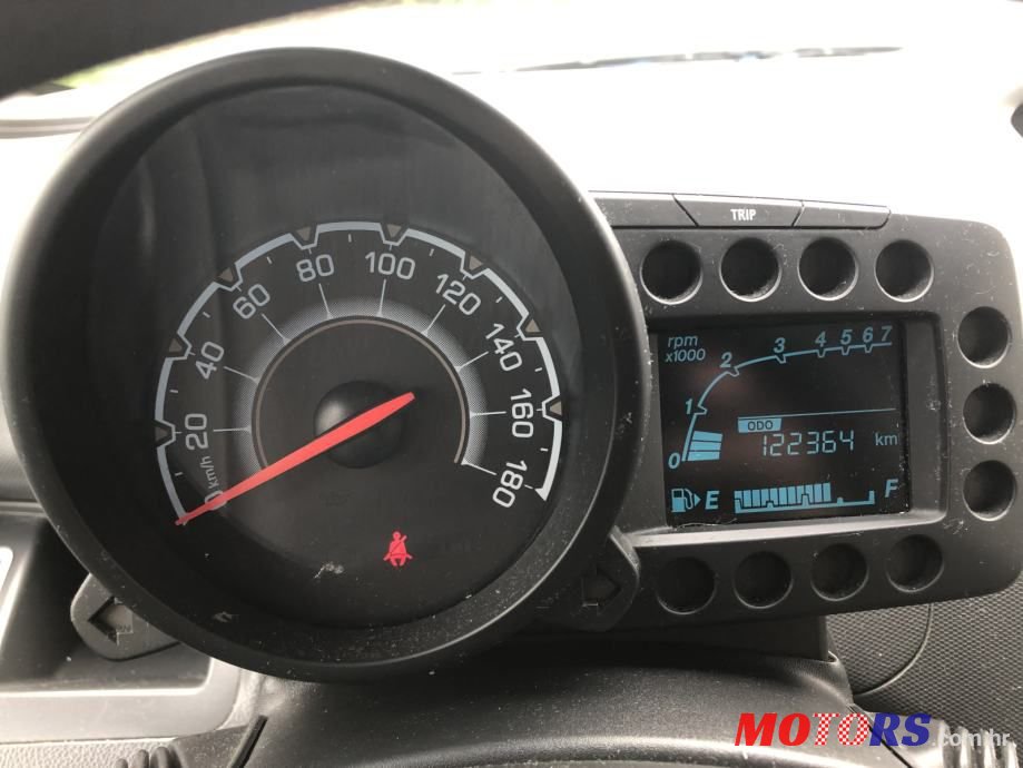 2013' Chevrolet Spark photo #2