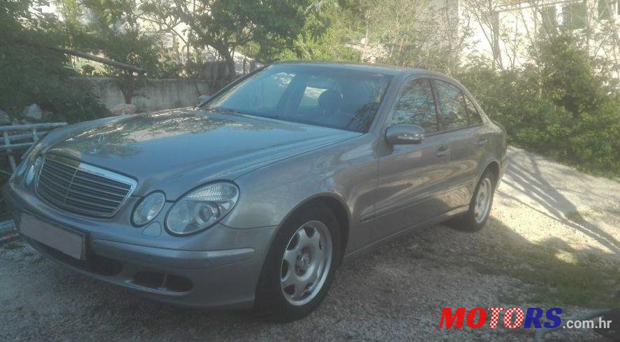 2005' Mercedes-Benz E-Class 320 photo #1