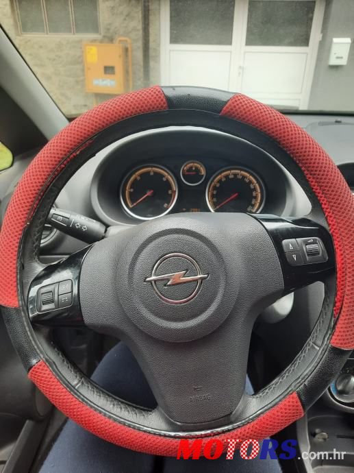 2010' Opel Corsa 1,3 Cdti photo #5
