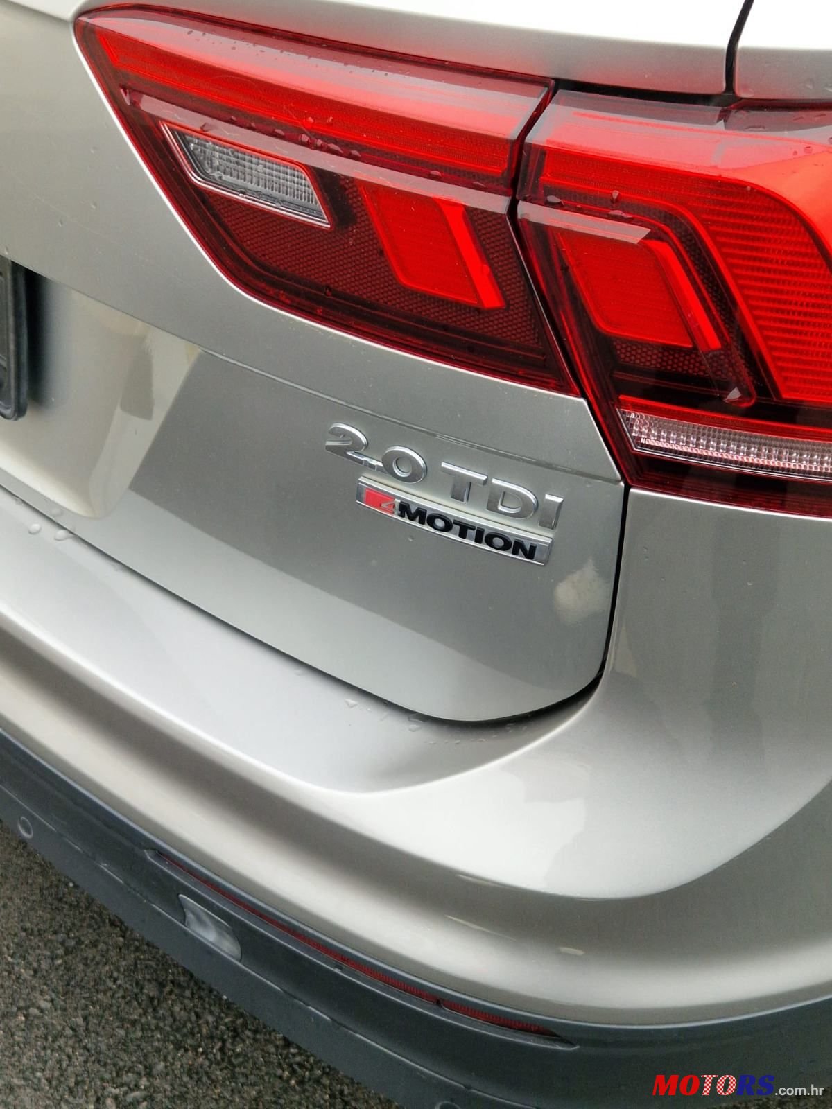 2016' Volkswagen Tiguan photo #4