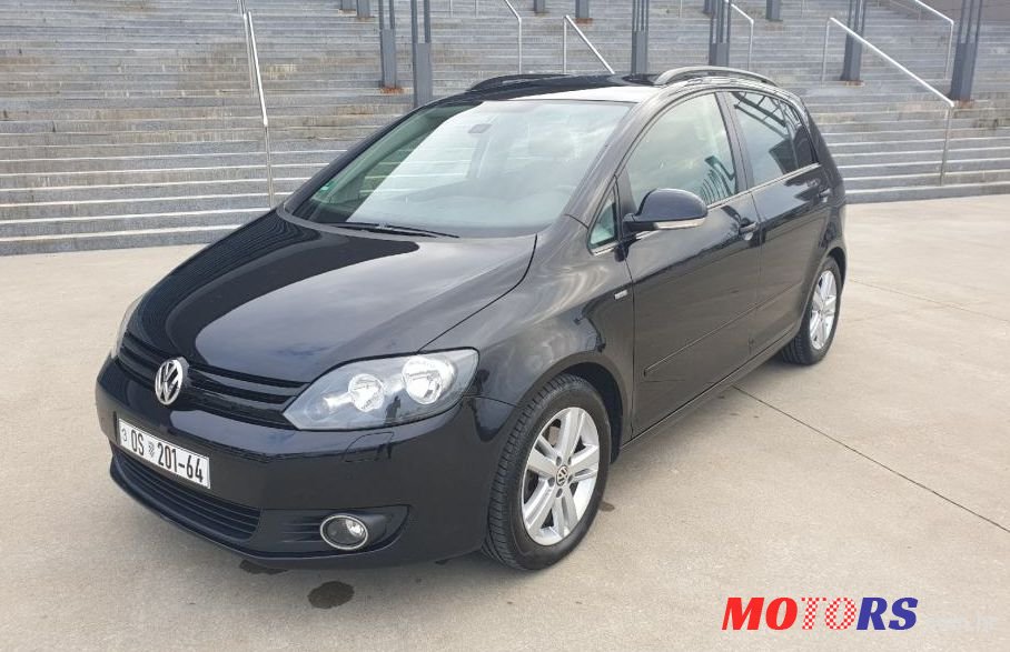 2012' Volkswagen Golf photo #1